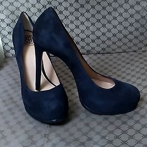 Pour La Victoire suade pumps size 11, Black suade